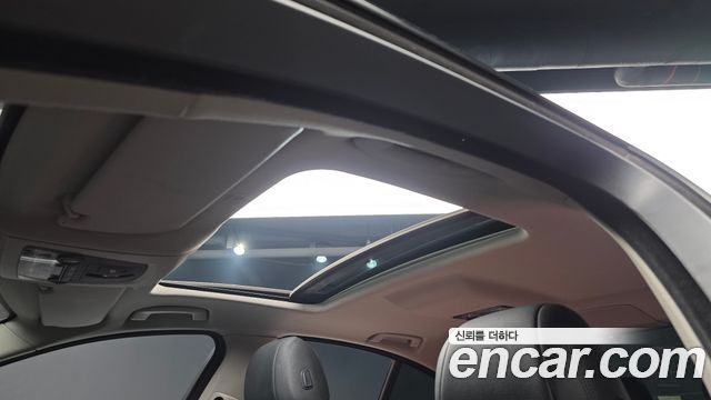 BMW 5-Series 2016 — photo 16