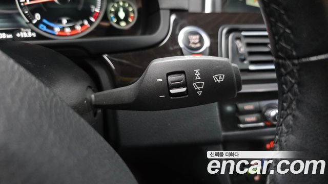 BMW 5-Series 2016 — photo 18