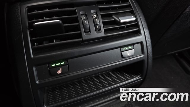 BMW 5-Series 2016 — photo 19