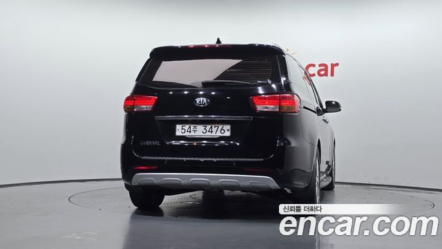 Kia Canival 2018 — photo 4