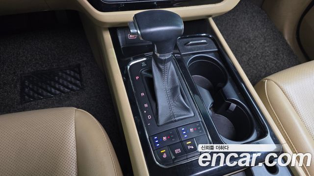 Kia Canival 2018 — photo 12