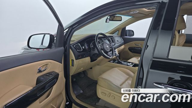 Kia Canival 2018 — photo 13