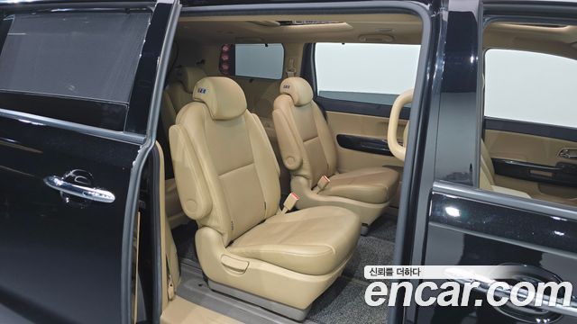 Kia Canival 2018 — photo 17