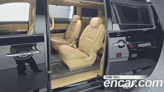 Kia Canival 2018 — photo 18