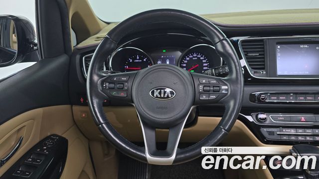 Kia Canival 2018 — photo 22