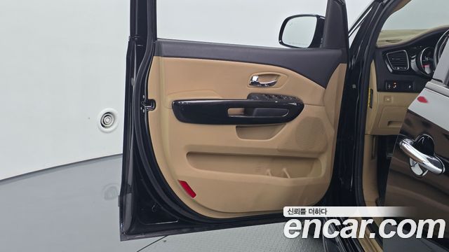 Kia Canival 2018 — photo 14