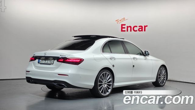 Mercedes-Benz E-Class 2021 — photo 2