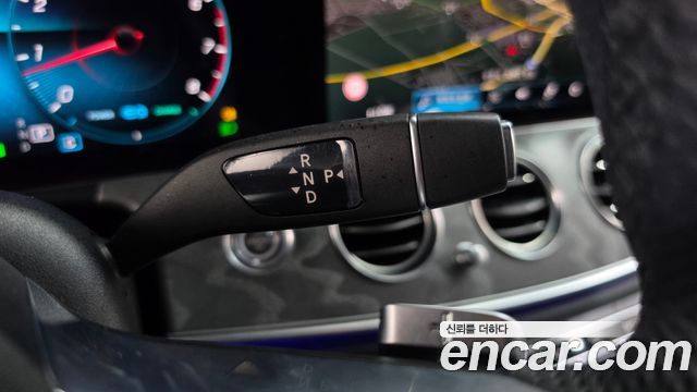 Mercedes-Benz E-Class 2021 — photo 9