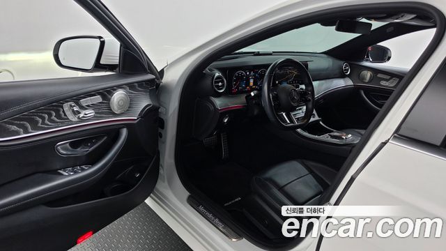 Mercedes-Benz E-Class 2021 — photo 10