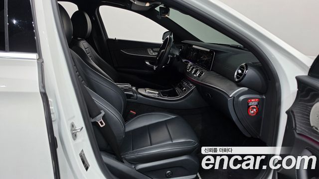 Mercedes-Benz E-Class 2021 — photo 11