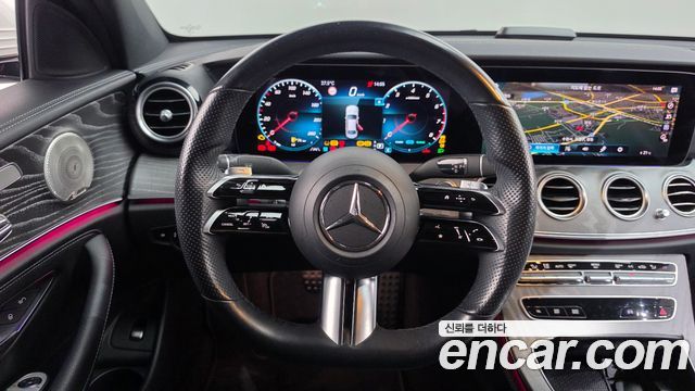 Mercedes-Benz E-Class 2021 — photo 13