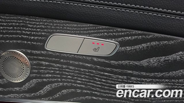 Mercedes-Benz E-Class 2021 — photo 19