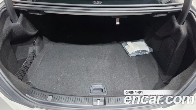 Mercedes-Benz E-Class 2021 — photo 20
