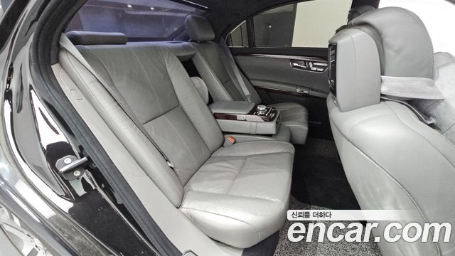 Mercedes-Benz S-Class 2006 — photo 11