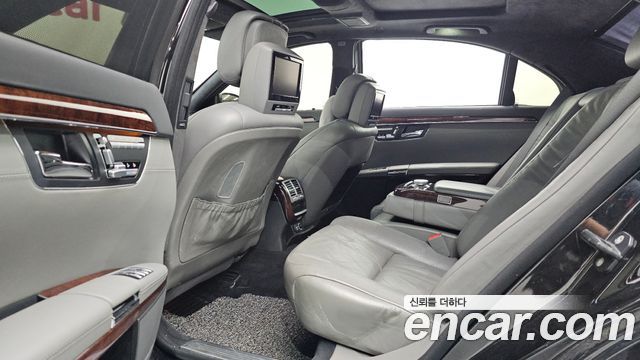 Mercedes-Benz S-Class 2006 — photo 12
