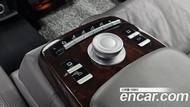 Mercedes-Benz S-Class 2006 — photo 17