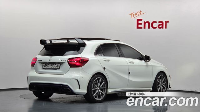 Mercedes-Benz A-Class 2018 — photo 2