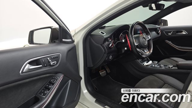 Mercedes-Benz A-Class 2018 — photo 13