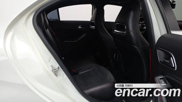 Mercedes-Benz A-Class 2018 — photo 17