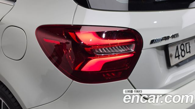 Mercedes-Benz A-Class 2018 — photo 9