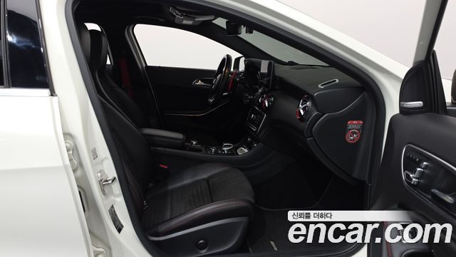 Mercedes-Benz A-Class 2018 — photo 16