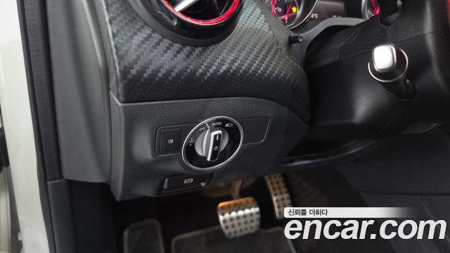 Mercedes-Benz A-Class 2018 — photo 27