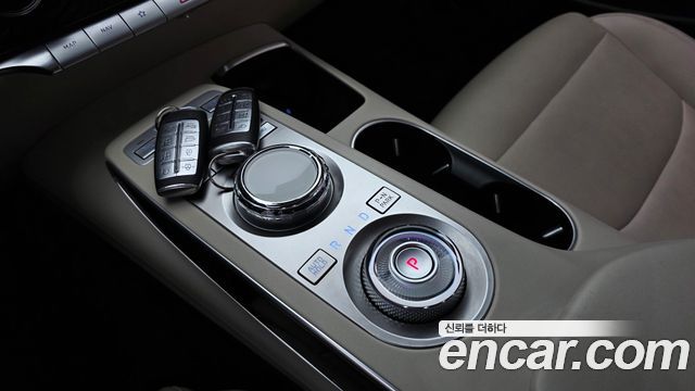 Genesis GV70 2022 — photo 12