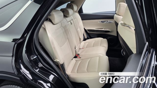 Genesis GV70 2022 — photo 17