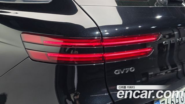 Genesis GV70 2022 — photo 9