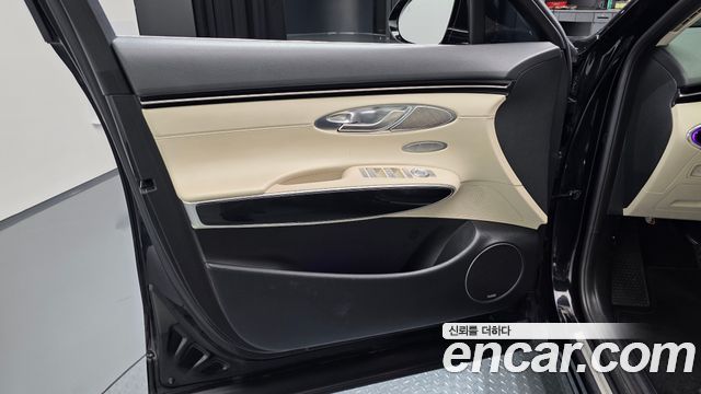 Genesis GV70 2022 — photo 14