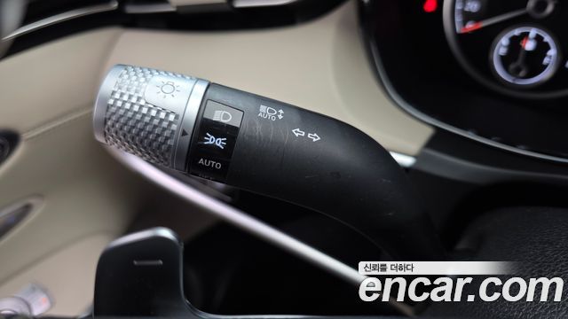 Genesis GV70 2022 — photo 28