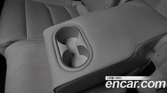 Genesis GV70 2022 — photo 31