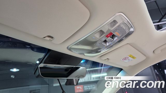 Genesis GV70 2022 — photo 33