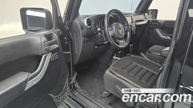 Jeep Wrangler 2014 — photo 10