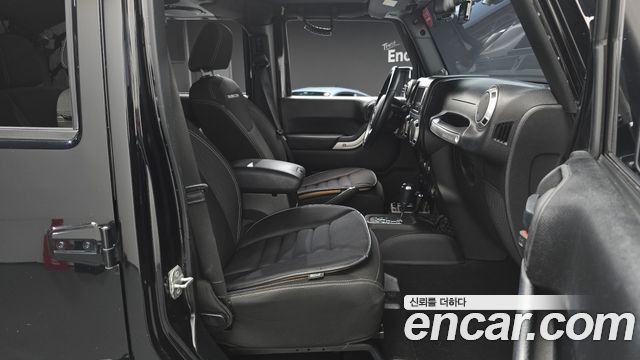 Jeep Wrangler 2014 — photo 11