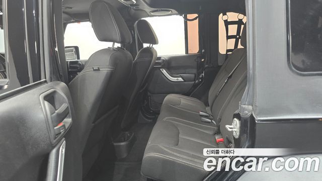 Jeep Wrangler 2014 — photo 12