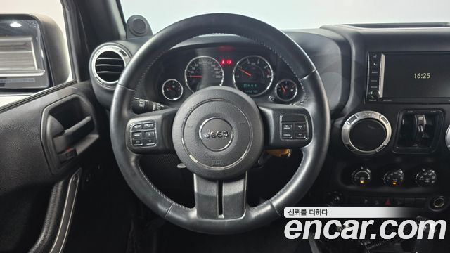 Jeep Wrangler 2014 — photo 13