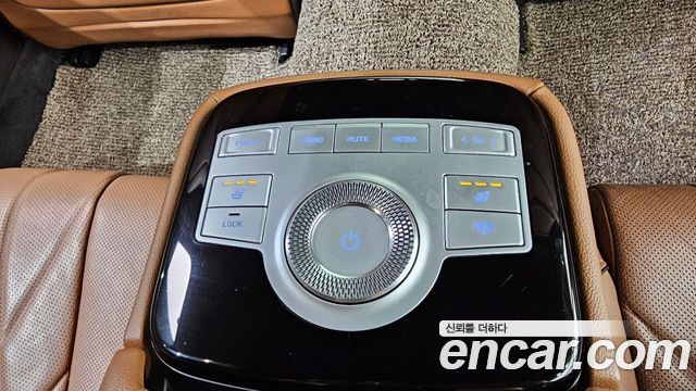 Genesis G80 2022 — photo 24