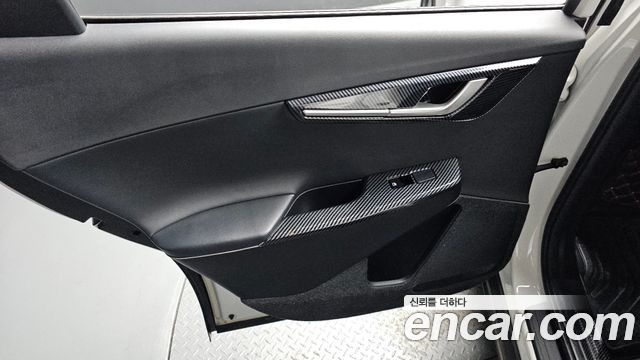 Kia EV6 2022 — photo 15