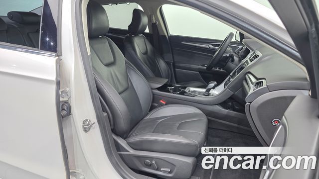 Ford Mondeo 2015 — photo 11