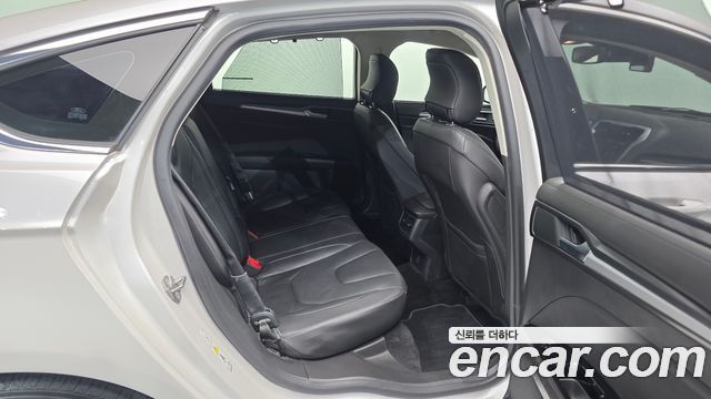 Ford Mondeo 2015 — photo 12