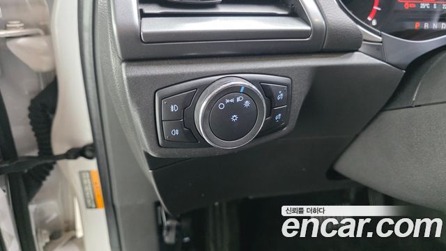 Ford Mondeo 2015 — photo 17