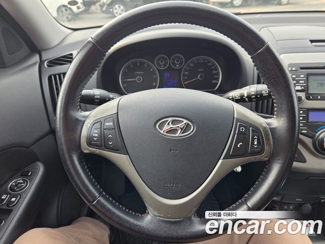 Hyundai i30 2008 — photo 9