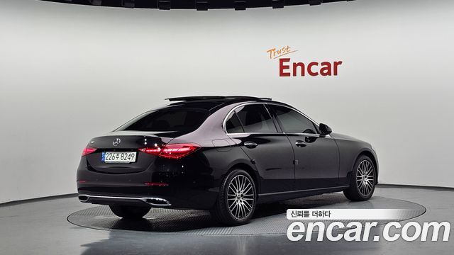 Mercedes-Benz C-Class 2023 — photo 2