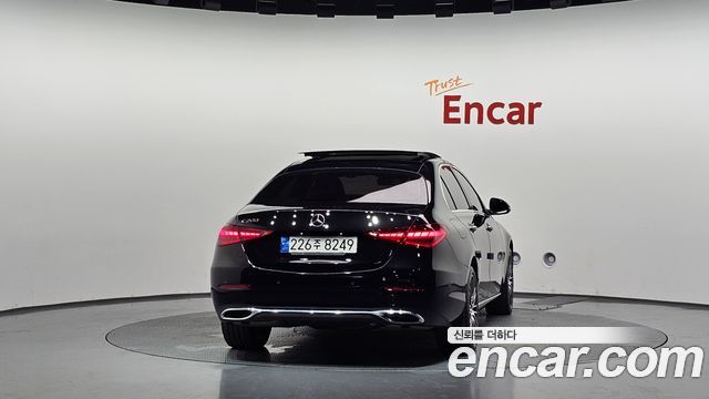 Mercedes-Benz C-Class 2023 — photo 4