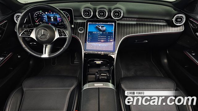Mercedes-Benz C-Class 2023 — photo 10