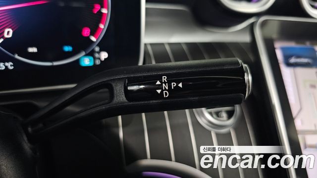 Mercedes-Benz C-Class 2023 — photo 12