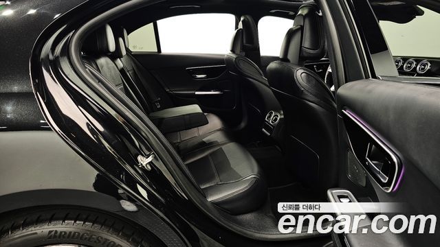 Mercedes-Benz C-Class 2023 — photo 18