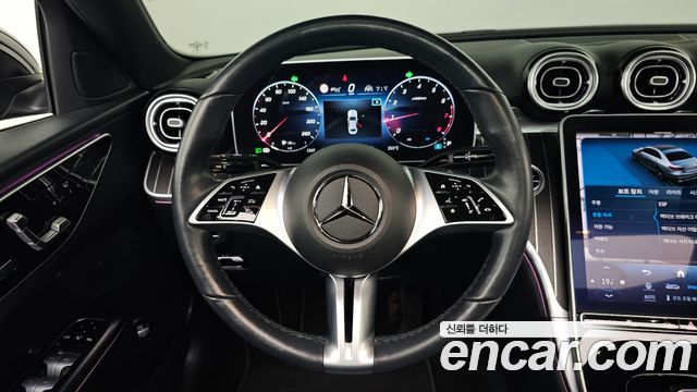 Mercedes-Benz C-Class 2023 — photo 19