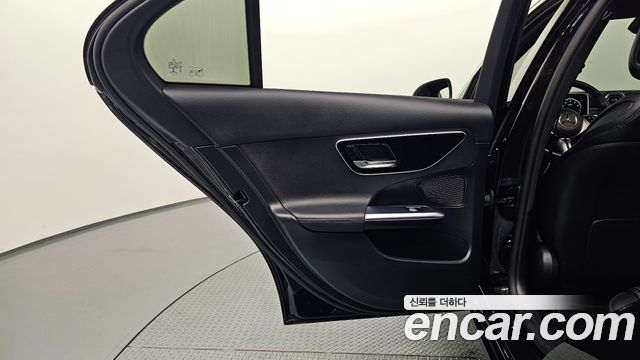 Mercedes-Benz C-Class 2023 — photo 15